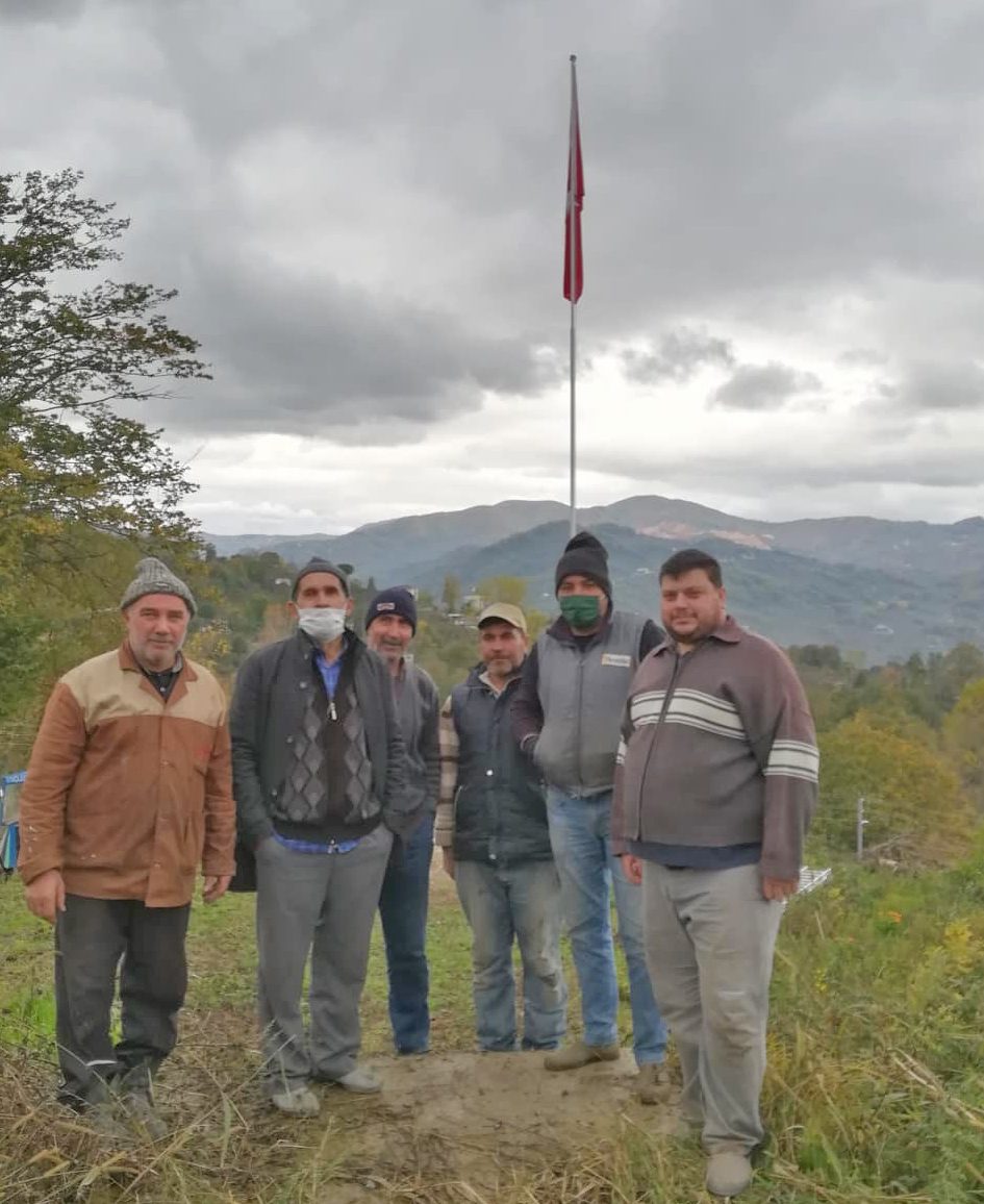 Yukarıardıç’a Türk bayrağı çok yakıştı