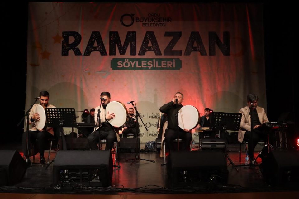 Grup Ravza konseri mest etti... Büyükşehrin ramazan etkinlikleri devam ediyor