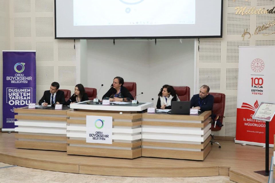 Bu yarışma bir gelenek haline geldi... Fikirlerini en iyi savunan kazanacak