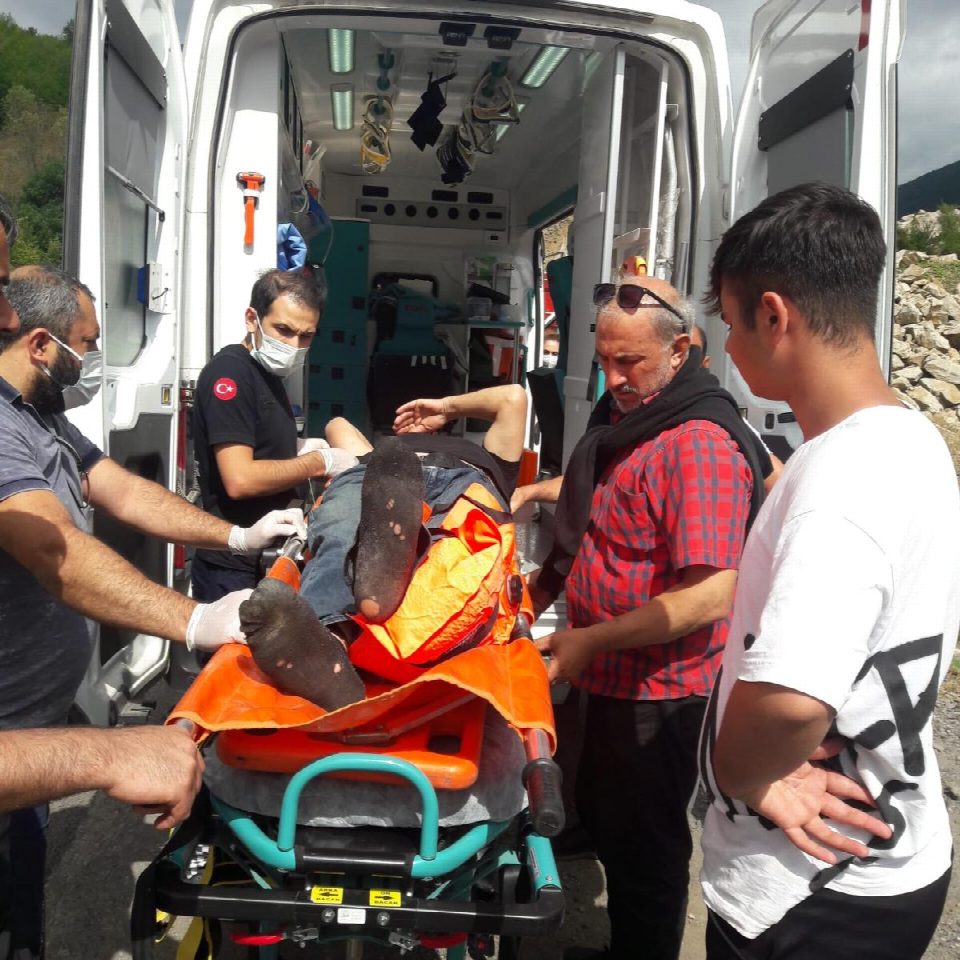 Baraja düşen vatandaşı Ordu itfaiyesi kurtardı