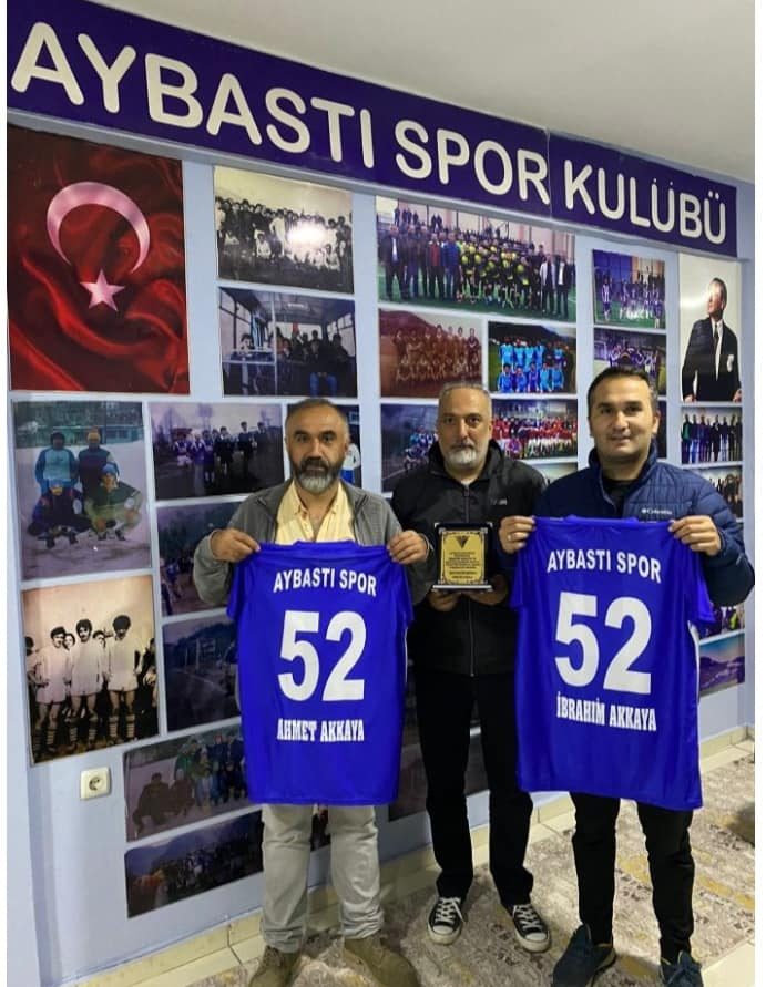 Ağalık vermekle olur...