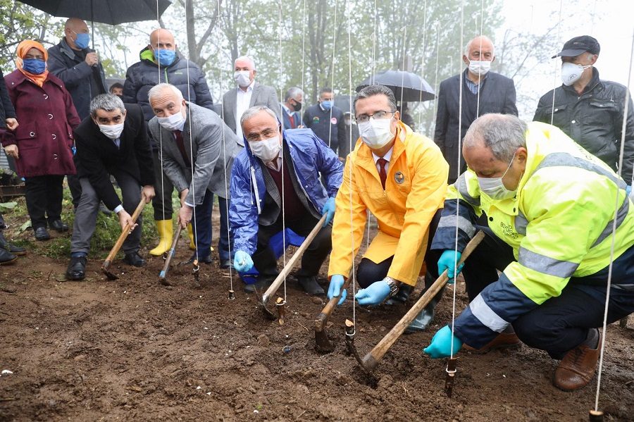 ÇOBAN FASULYELERİ TOPRAKLA BULUŞTURULDU