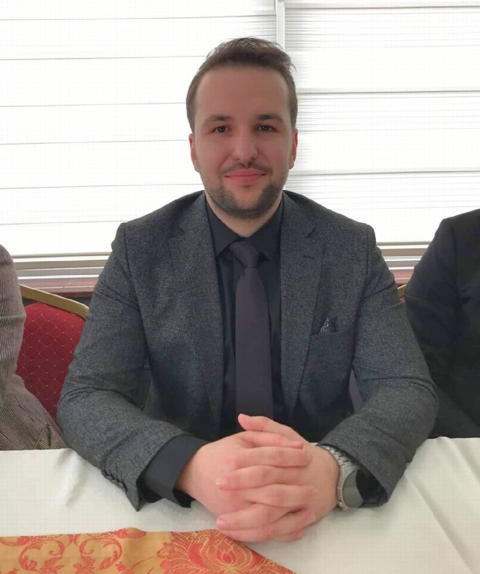 27 yaşında milletvekili aday adayı oldu