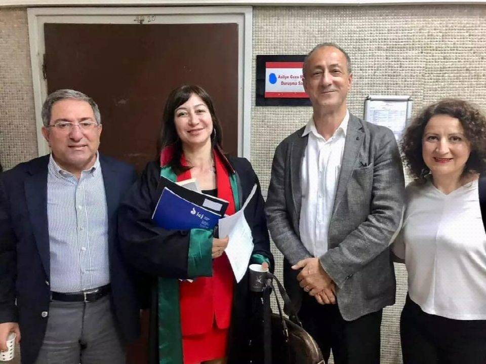 "İftira" davasından beraat..Gazeteci İbrahim Gündüz, Fatsa’daki siyanürlü altın madenindeki sel görüntüleri üzerine Oda tv’de yayınlanan haberlerine ilişkin "İftira" davasında beraat etti