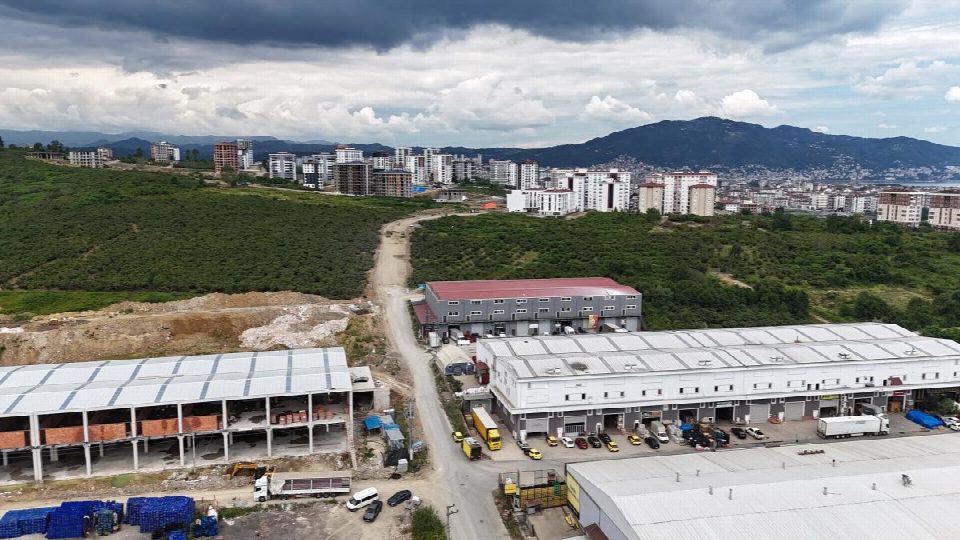 Büyükşehir, alternatif yollarla trafiği rahatlatıyor