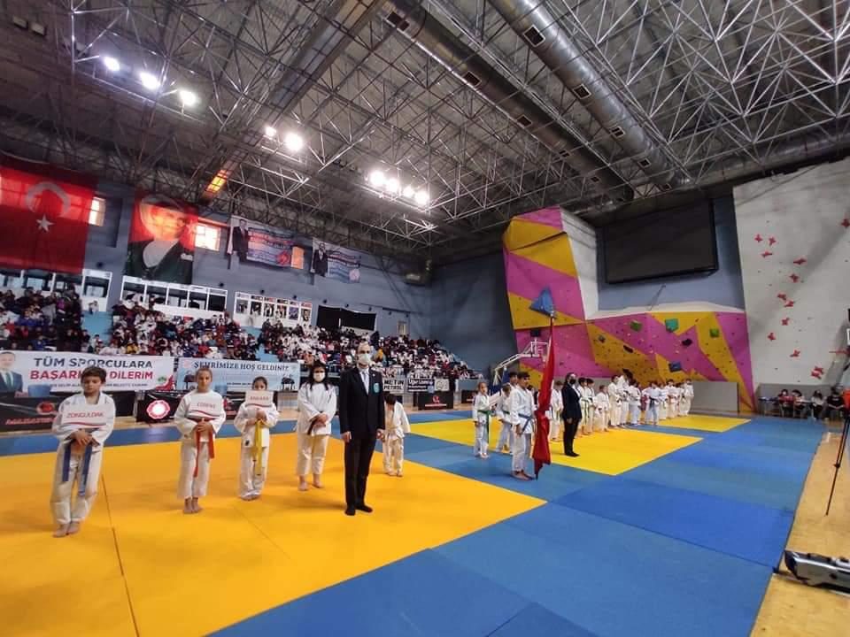 Büyükşehir’in judo sporcuları 1 altın, 6 gümüş ve 3 bronz madalya kazandı