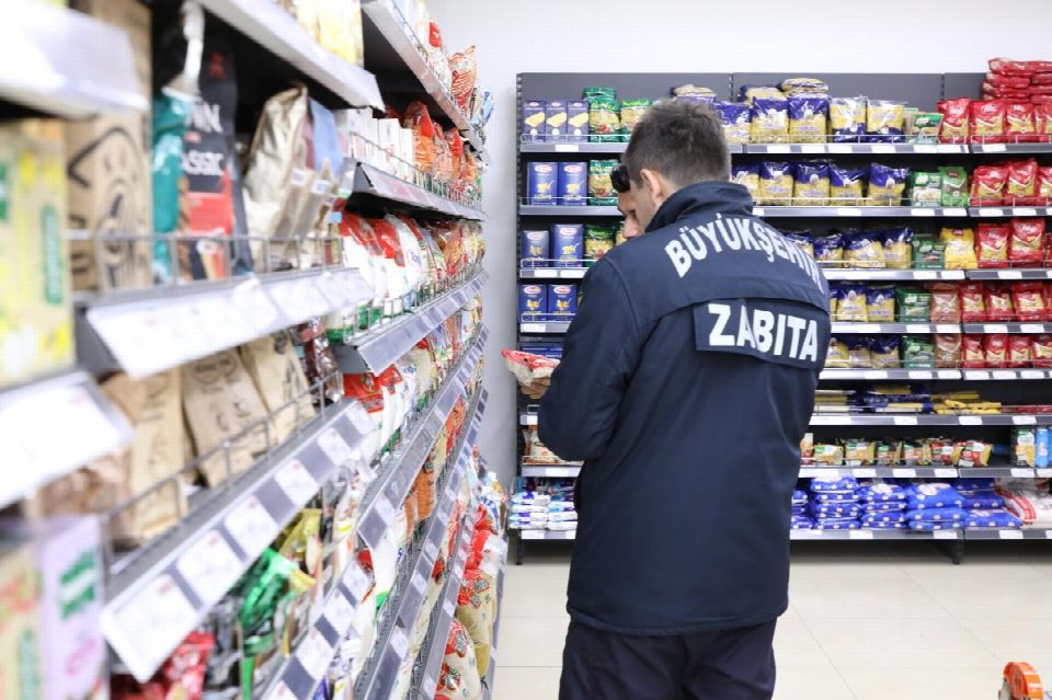 Büyükşehir zabıtasından denetim