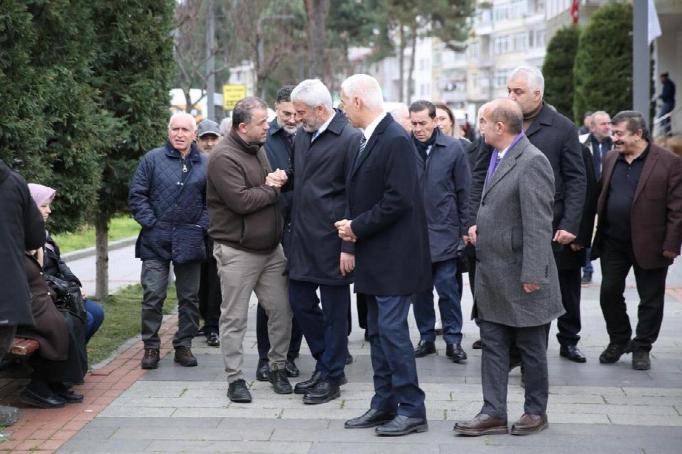 Perşembe'de sıkılmadık el dokunmadık gönül bırakmadı... Enver Yılmaz'a Perşembe'de sevgi seli