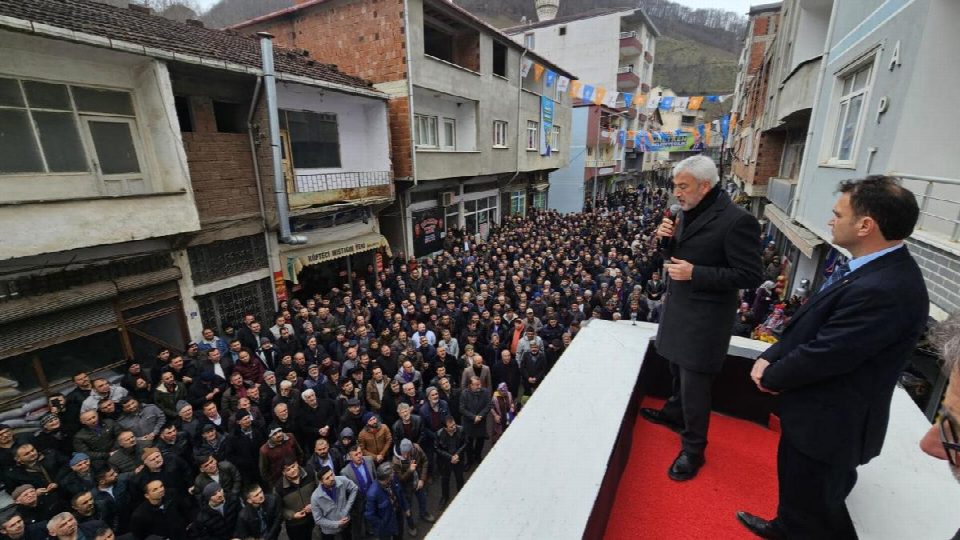 Enver Yılmaz sevgisi çığ gibi büyüyor...Enver Yılmaz’dan Tepealan’da tarihi miting