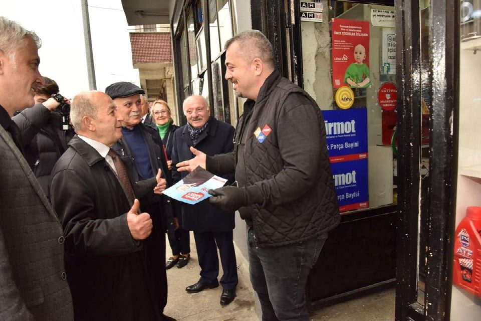 Zekai Sana sağlık emekçileri ile de dayanışma içinde