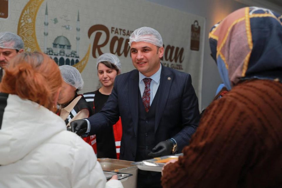 İlk iftar sofrası kuruldu