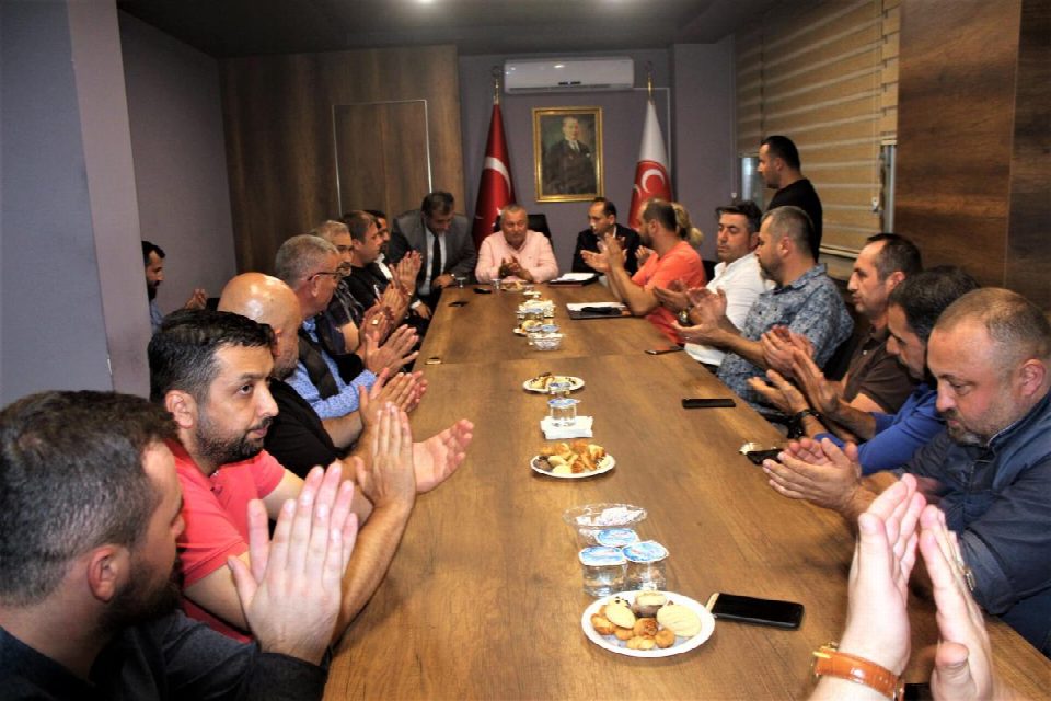 Yeni yönetimi ile yeniden MHP İlçe Başkanı oldu