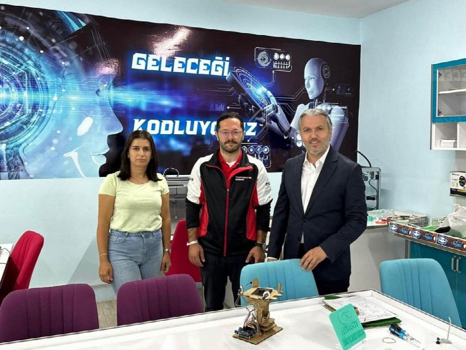 PORSCHE ÜST YÖNETİCİSİ AYBASTI İLÇE MİLLİ EĞİTİM MÜDÜRÜ HASAN ACU’YU ZİYARET ETTİ