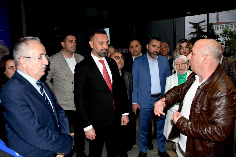 AK PARTİ TEŞKİLATLARINDAN BİRLİK BERABERLİK MESAJI