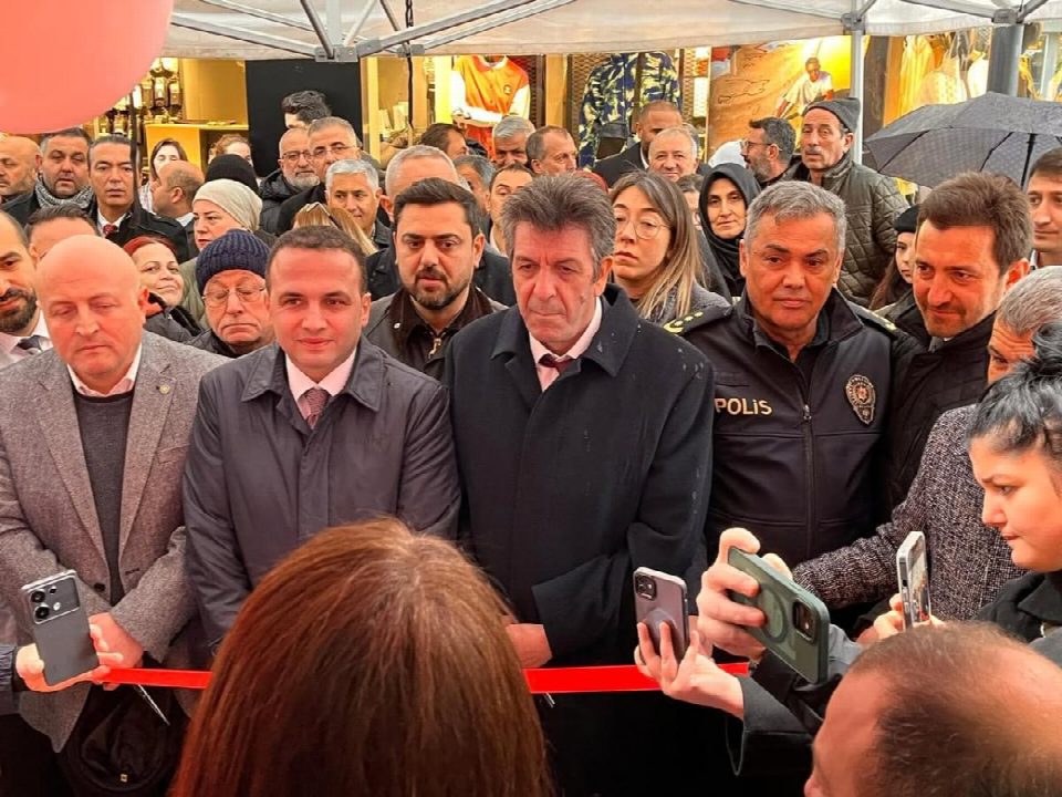 ÇİFTE AÇILIŞ YAPILDI...