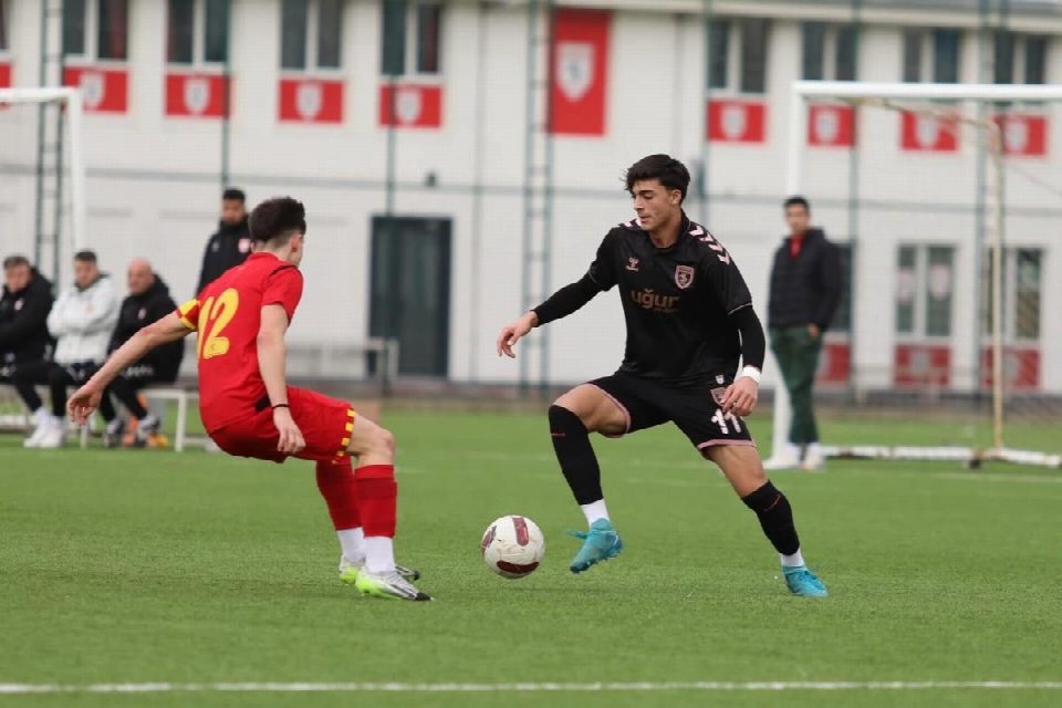 Genç yetenek Fatsalı Deniz Şeker, Samsunspor u17’de parlıyor!