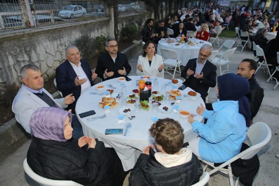 SLN Tekstil'de semazenli iftar