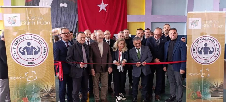 CAHİT ZARİFOĞLU ANADOLU LİSESİ'NDE TÜBİTAK 4006 BİLİM FUARI COŞKUSU