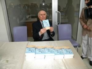 Şair Şevki Kaysal: "Taş Düştüğü Yerde Ağır" İsimli Kitabını Çıkardı