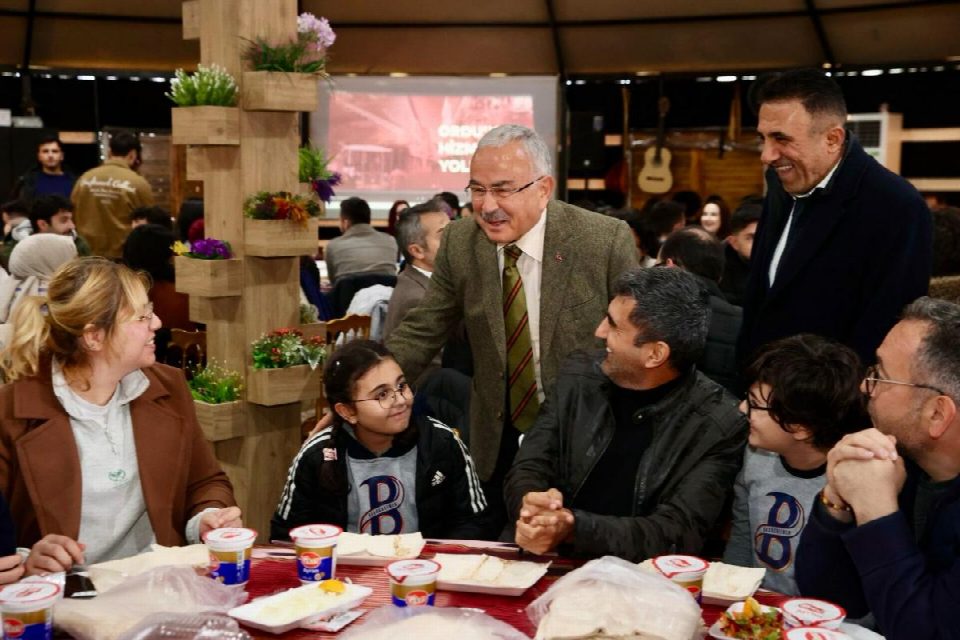 BAŞKAN GÜLER, ORDU ÜNİVERSİTESİ ÖĞRENCİLERİ İLE BİR ARAYA GELDİ