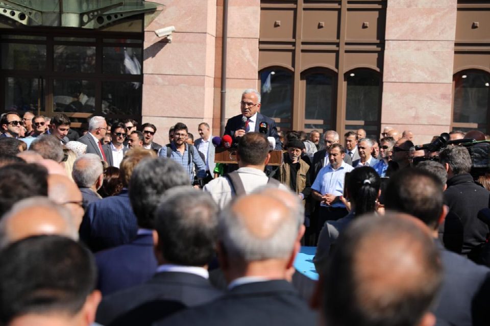 BAŞKAN GÜLER, YENİ DÖNEMİN ROTASINI ÇİZDİ “UZUNCA BİR SÜREDİR ORDU’DA YAŞANAN MASKELİ BALO BİTMİŞTİR.