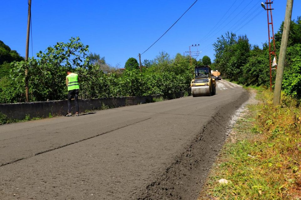 ORDU’DA SİLİNDİRLE SIKIŞTIRILMIŞ BETON YOL UYGULAMASI YAYGINLAŞIYOR