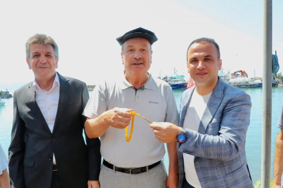 Denizcilik ve Kabotaj bayramı renkli yarışmalara sahne oldu