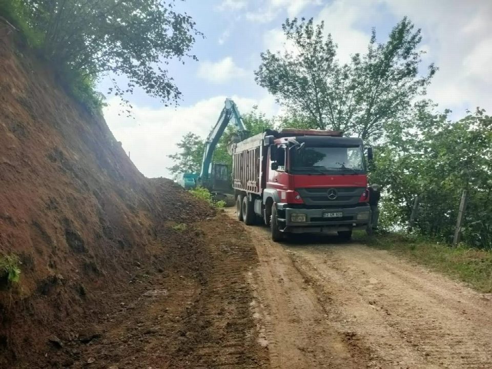 Fatsa’nın kırsal mahalle yollarında iyileştirme atağı