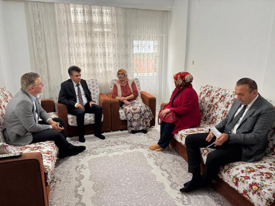 Fatsa’da dünya yaşlılar gününde anlamlı ziyaret