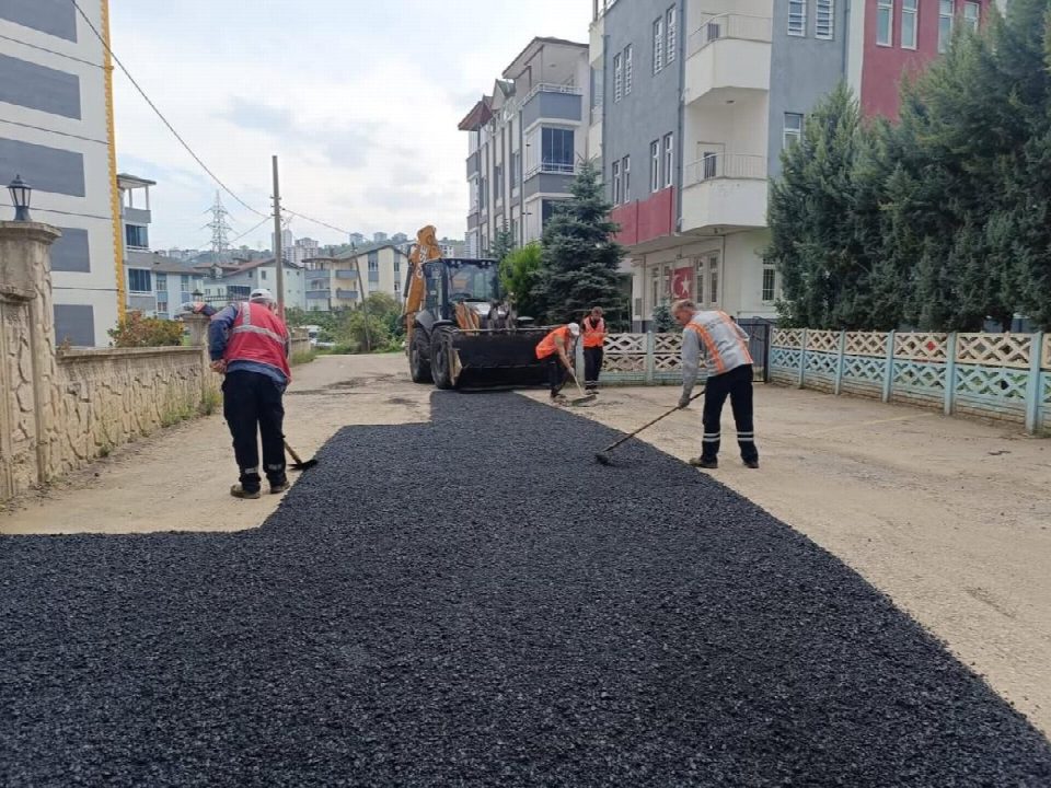 Fatsa’da asfalt tamir ve yol bakım çalışmaları aralıksız sürüyor