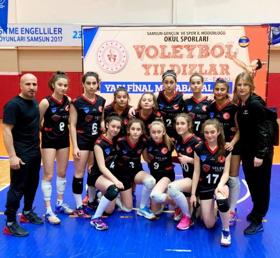 Sakarya Ortaokulunun Voleybol başarısı