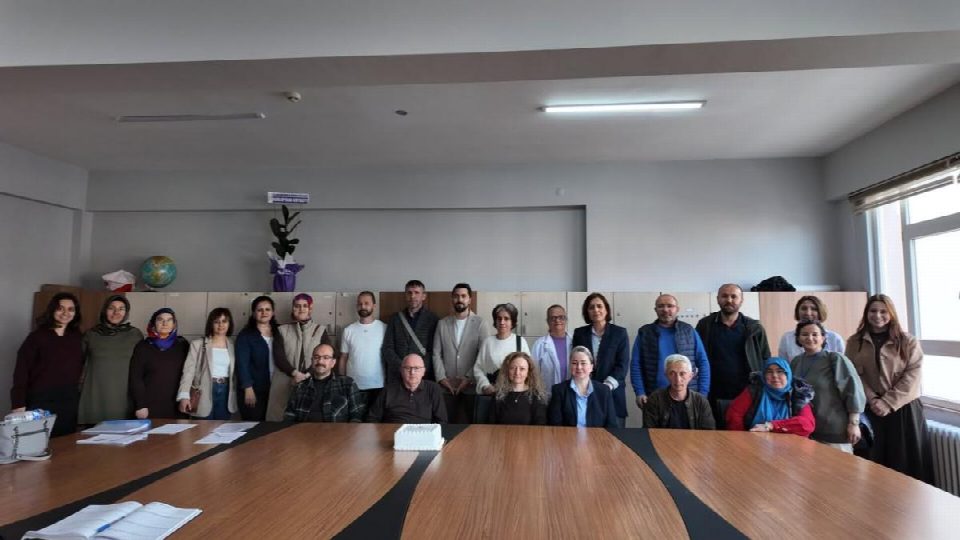 Başkan Kibar’dan öğretmenlere tatlı sürpriz