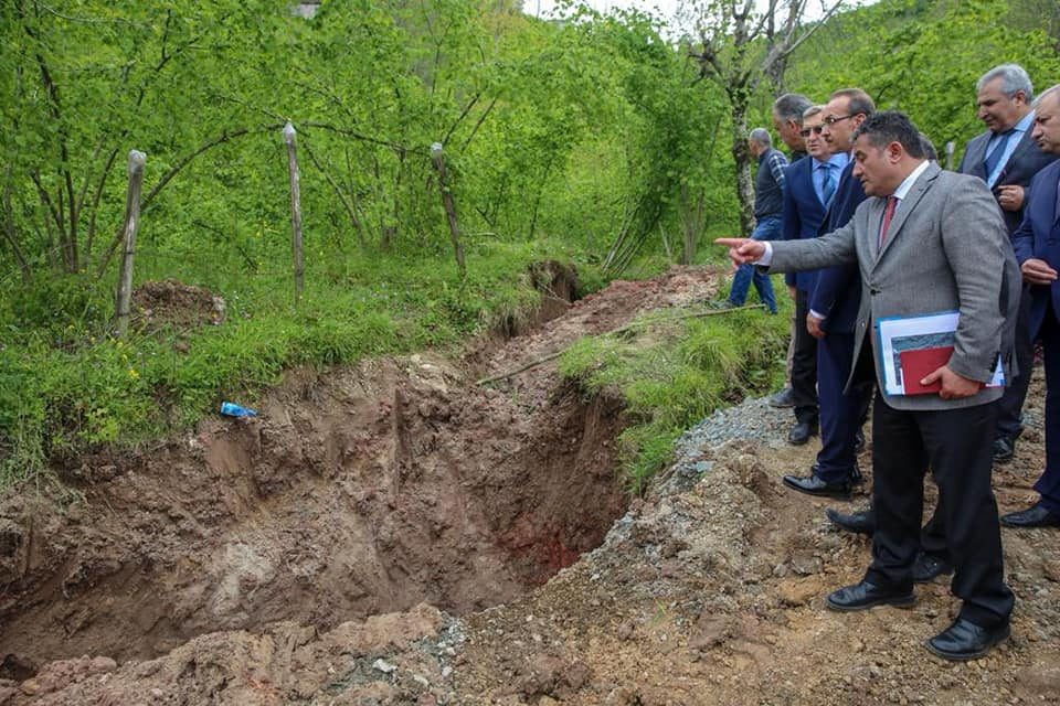 Vali Yavuz, heyelan bölgesini inceledi