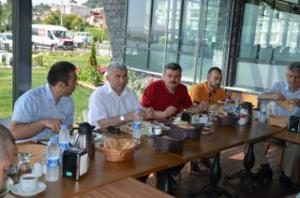 ATATÜRK İLKOKULU YIL SONU YEMEĞİNDE BULUŞTU