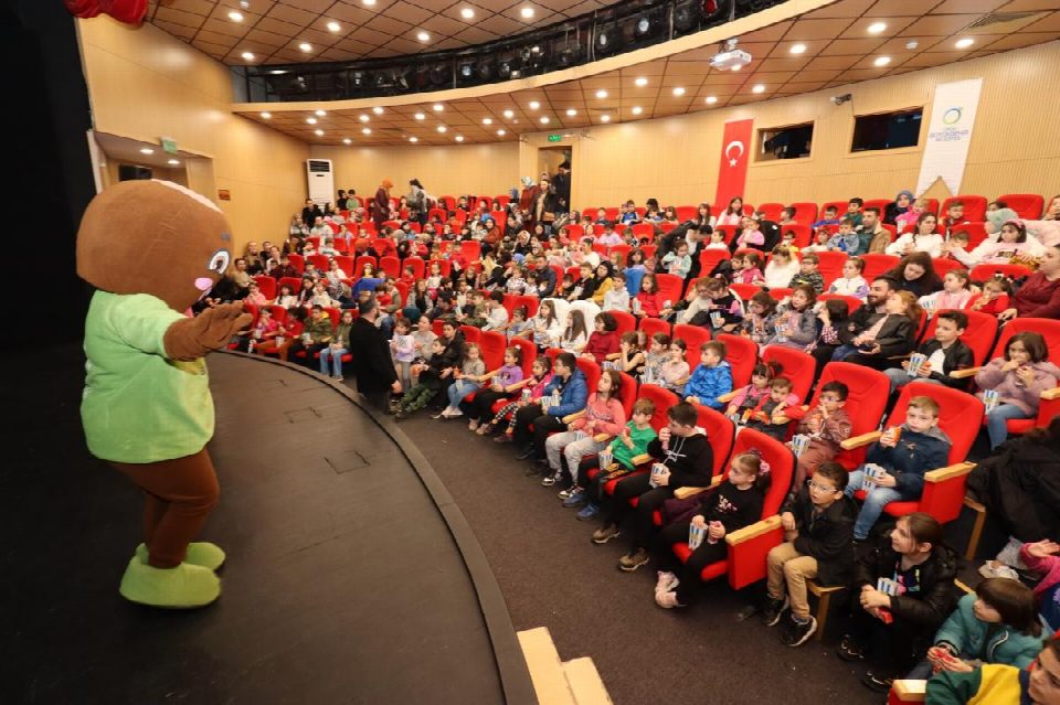 Çocukların sinema keyfi büyükşehirden