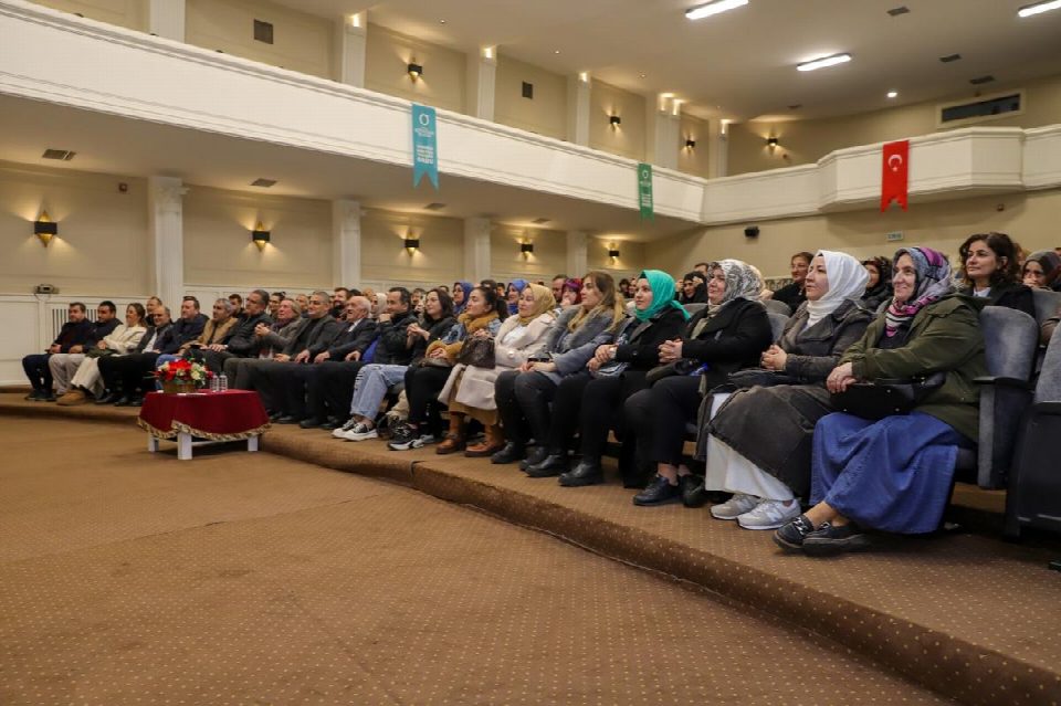 BÜYÜKŞEHİRDEN “HAYATIMIZ İLETİŞİM” KONULU SÖYLEŞİ