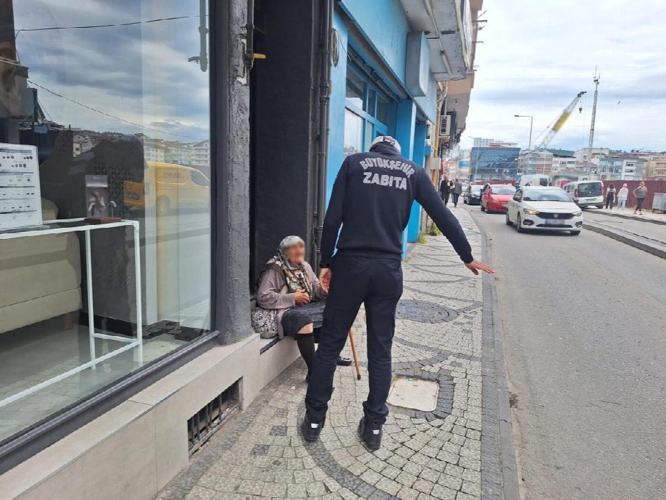 Büyükşehir zabıtası 3 ilçede dilenci operasyon yaptı