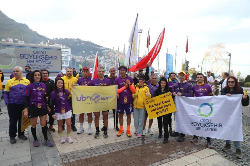 Ordulular gününe özel koşu... Ordulular gününde 52 km koştular