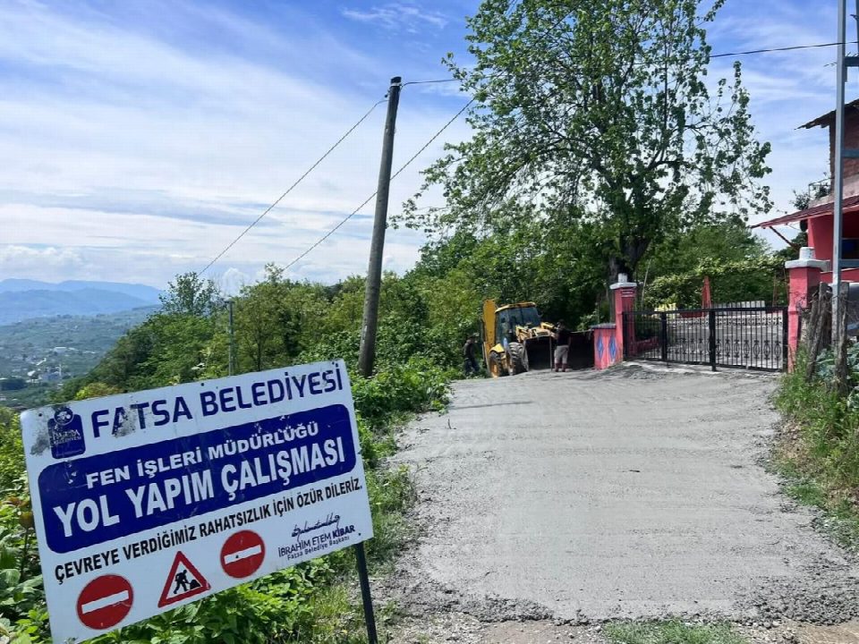 Fatsa’da kırsal mahallelere 2,5 kilometrelik beton yol hizmeti