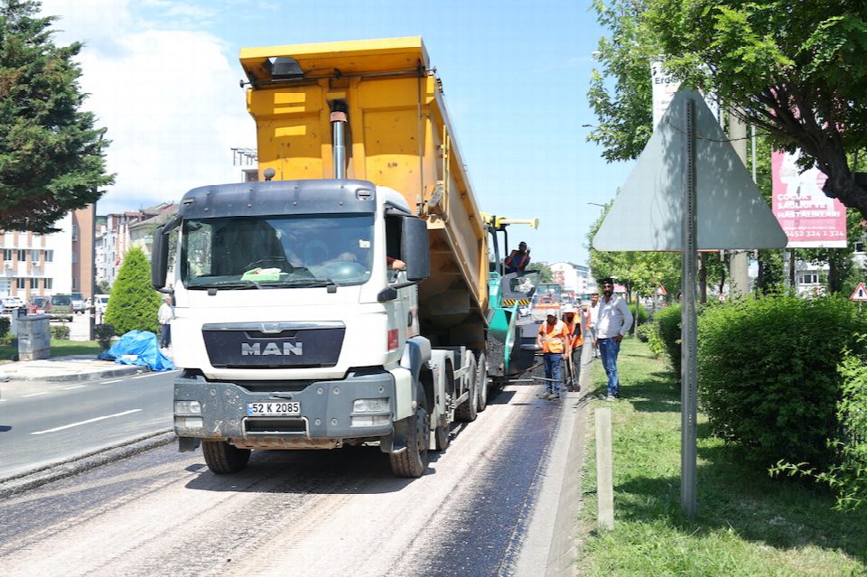 Fatsa sahil karayolunda yenileme çalışmalarında sona gelindi