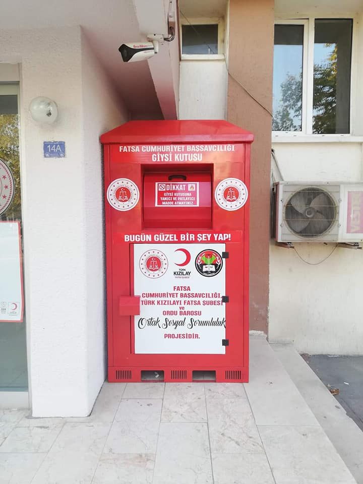 Fazlalık giysilerinizi kutuya atın