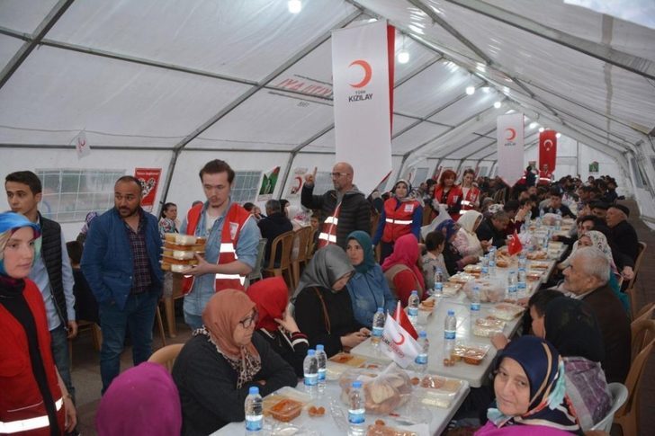 Kızılay’dan günlük 500 kişiye iftar