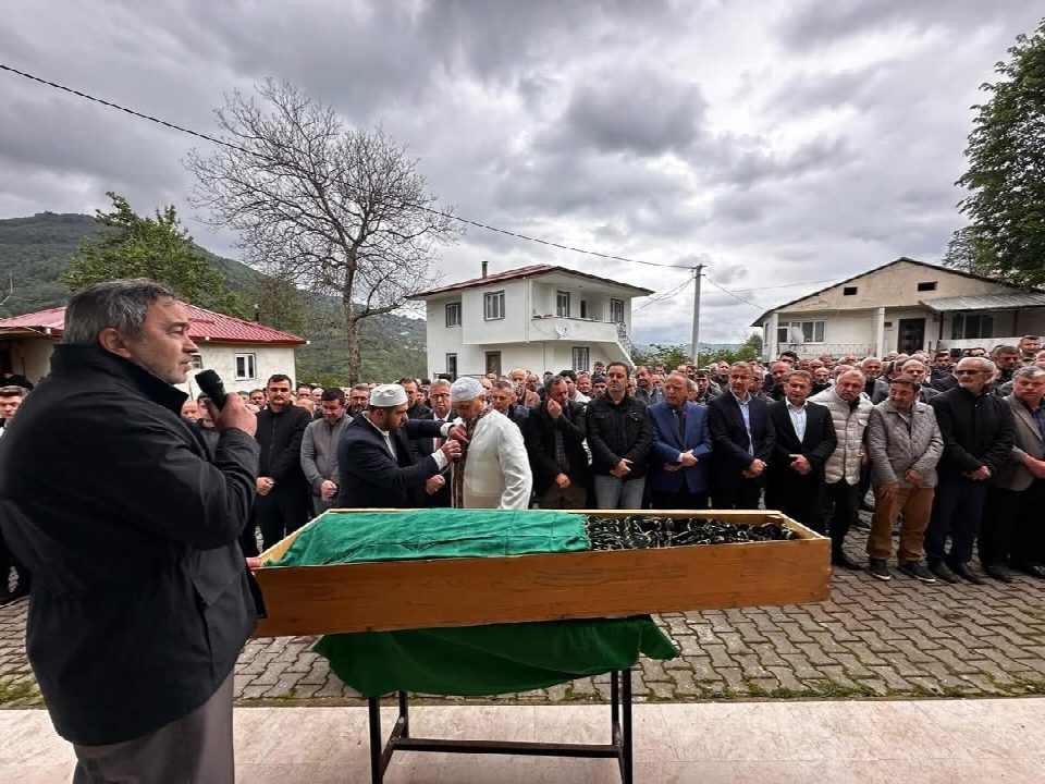 AYDIN BEYOĞLU 'NUN ANNESİ DEFNEDİLDİ