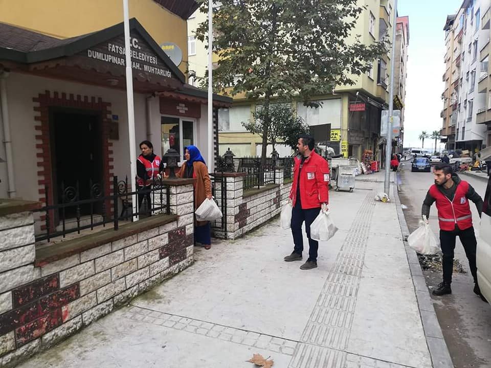 Kızılay Yardımları hız kesmiyor
