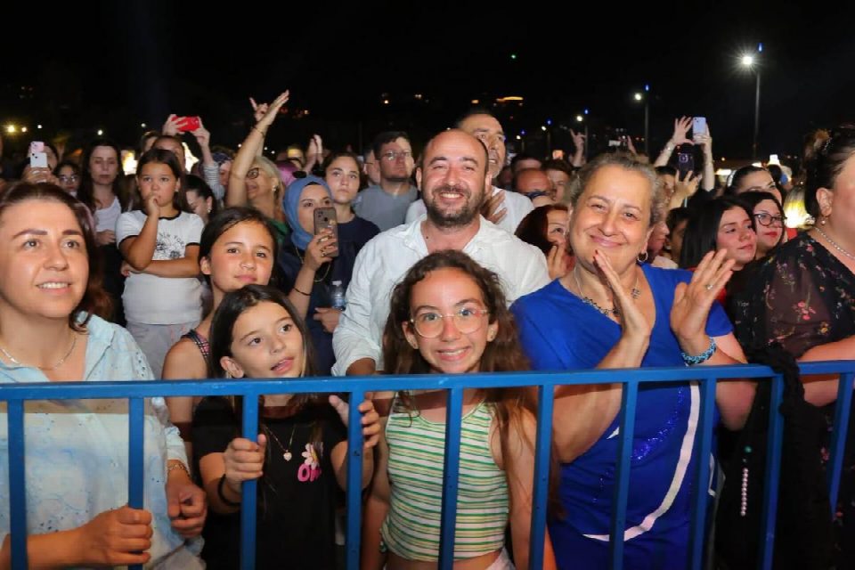 Fatsa’da Çınar festivali’nde nostalji ve duygu dolu gece