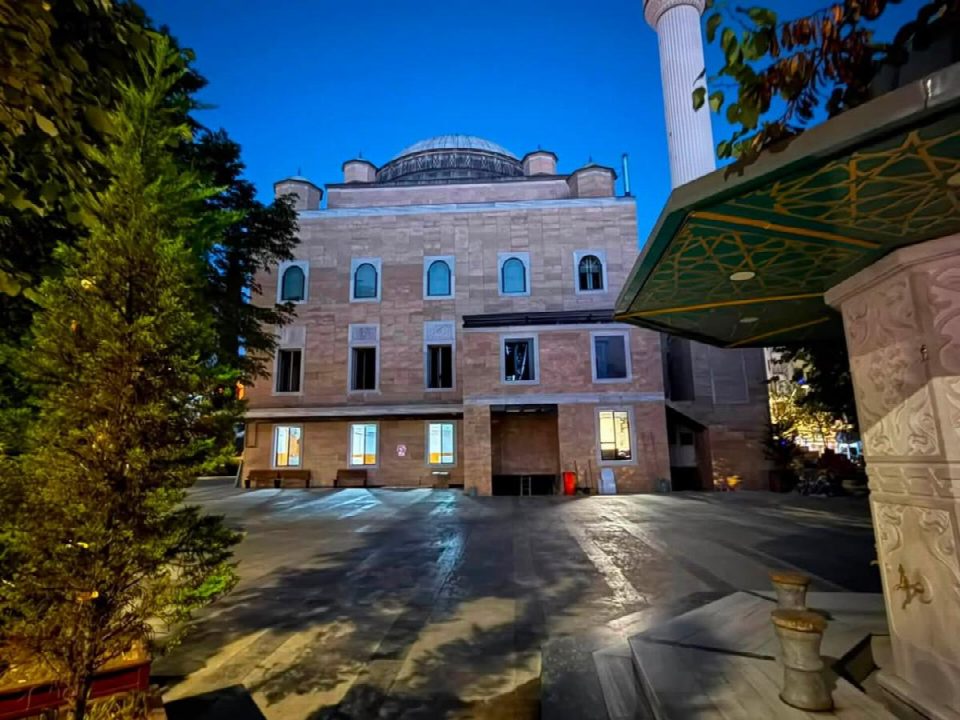 Şehrin kalbi yeniden hayat buluyor: Fatsa Orta büyük cami için son rötuşlar