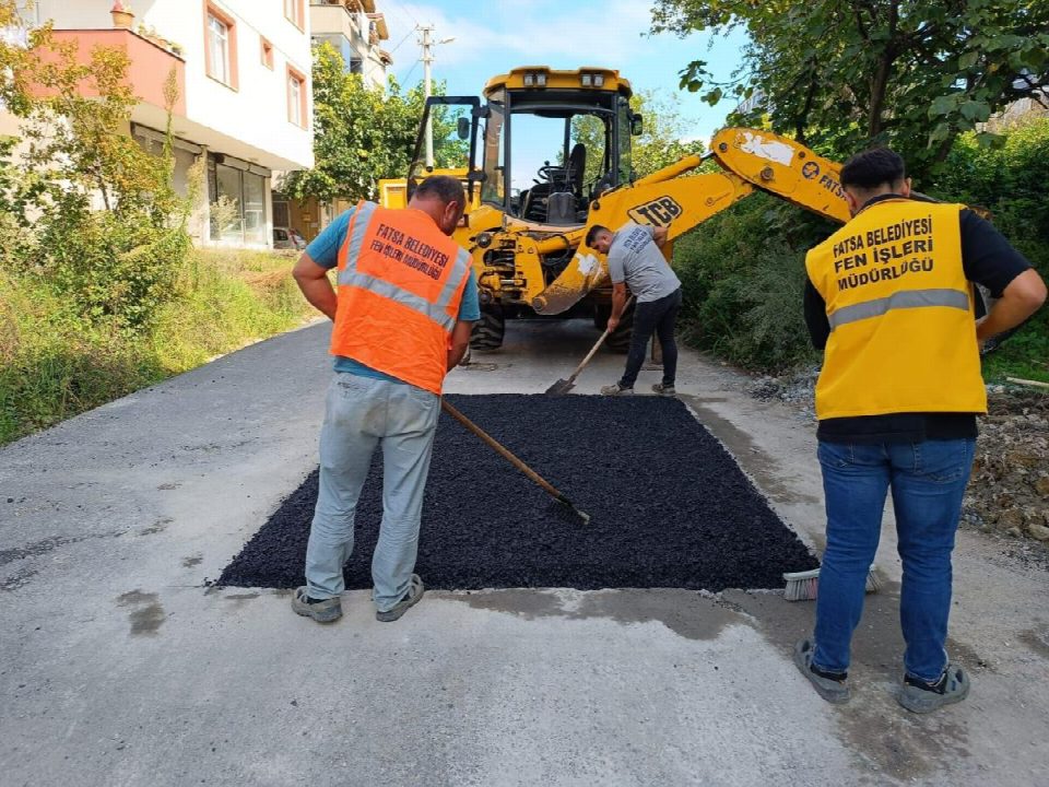 Fatsa’da yol bakım ve onarım çalışmaları devam ediyor