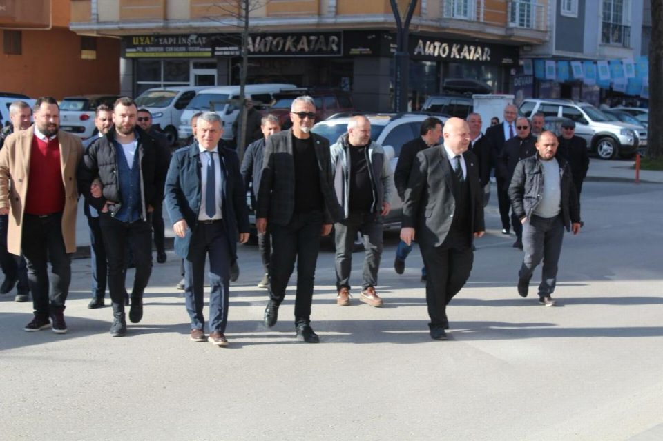 Vatandaş Eroğlu’na kucak açtı