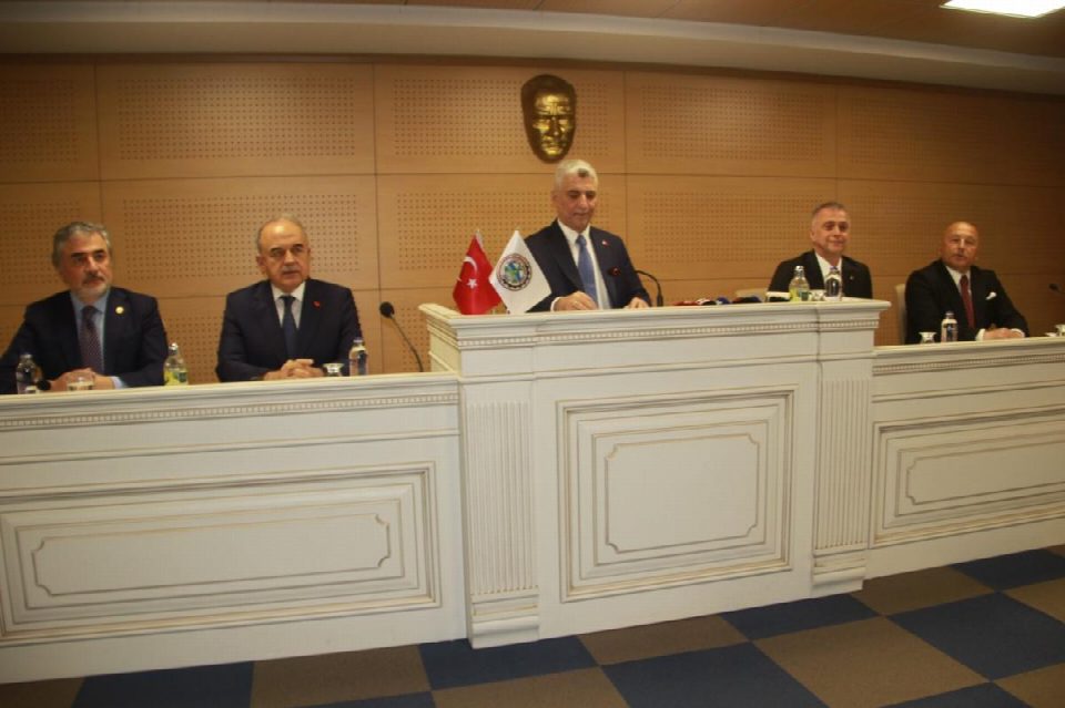 Başkan Karlıbel Ticaret Bakanı Bolat'a İş Dünyasının taleplerini iletti