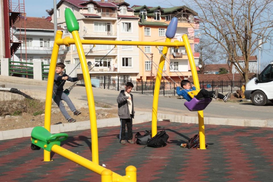 Büyükşehirden ilçelere 135 adet çocuk oyun parkı
